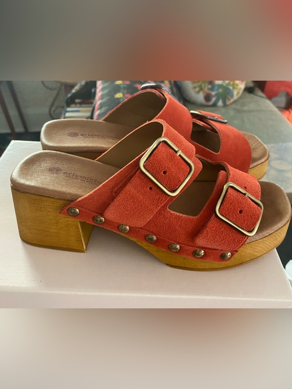 NIB Eric Michael Austin Coral Wedge Sandals 39
